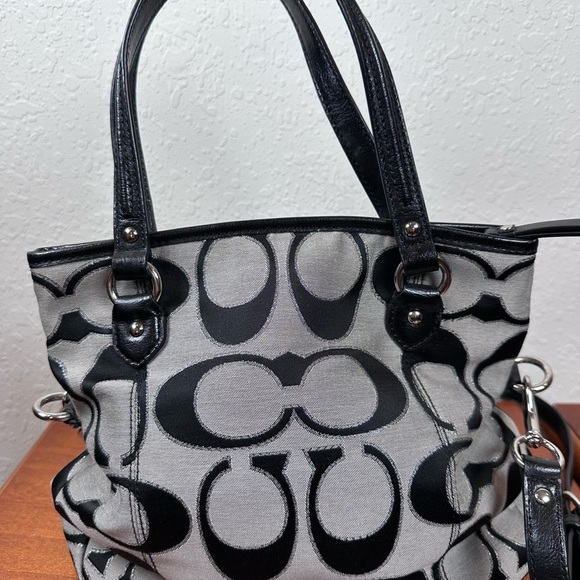Coach Black and Gray Signature Tote
Bag-Preowned - Picture 8 of 12